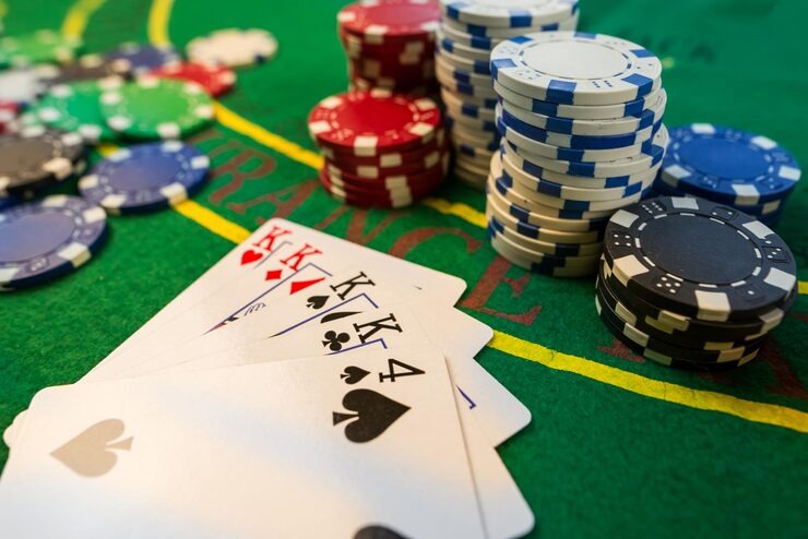 Live Lightning Baccarat dealer studio with multiple camera angles on surgalotre platform